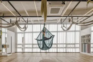 자연광 가득한 86평 플라잉요가 스튜디오 인테리어